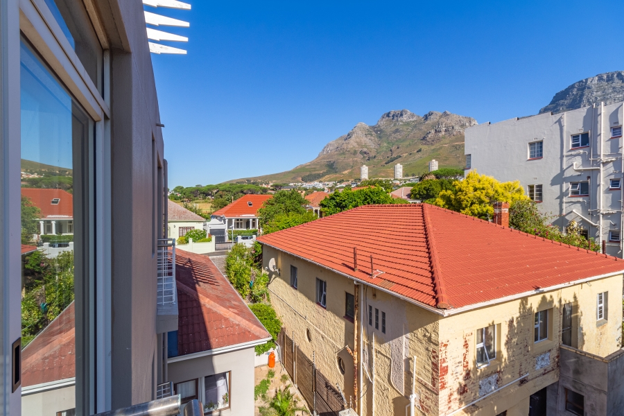 1 Bedroom Property for Sale in Vredehoek Western Cape